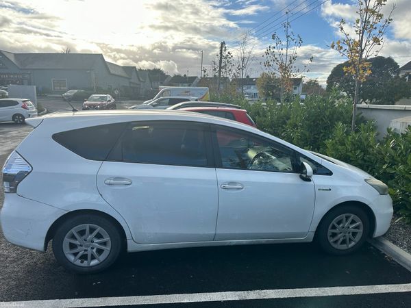 Toyota Prius MPV, Petrol Hybrid, 2012, White