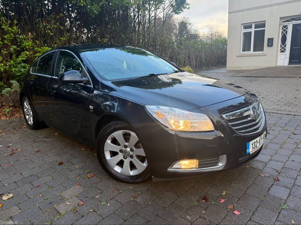 Vauxhall Insignia Hatchback, Diesel, 2013, Black
