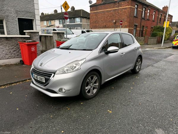 Peugeot 208 Hatchback, Diesel, 2015, Silver