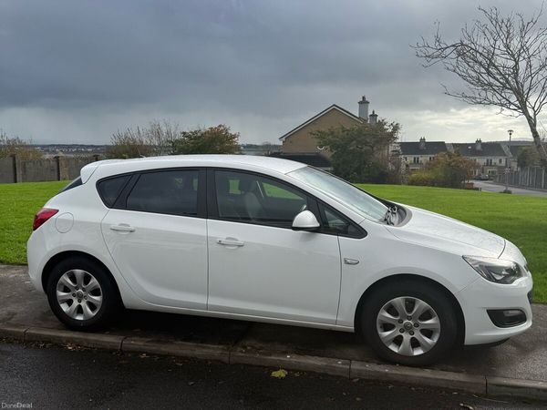 Vauxhall Astra Estate, Diesel, 2015, White