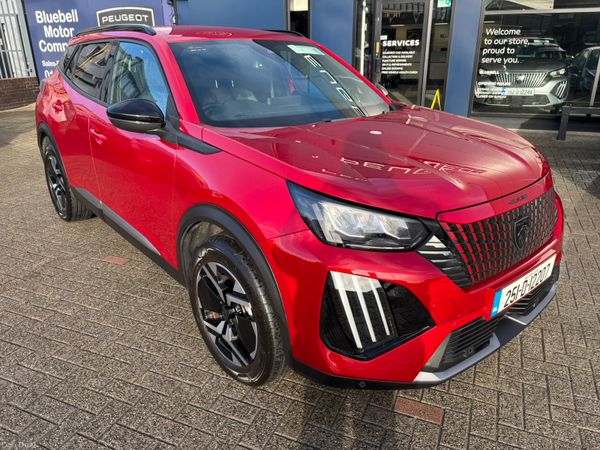 Peugeot 2008 MPV, Petrol, 2025, Red