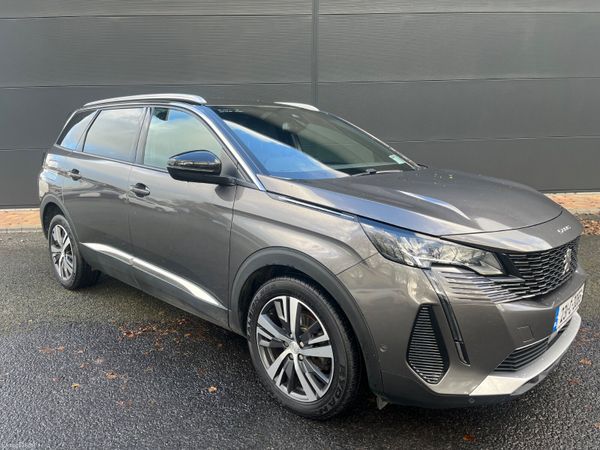 Peugeot 5008 MPV, Diesel, 2023, Grey