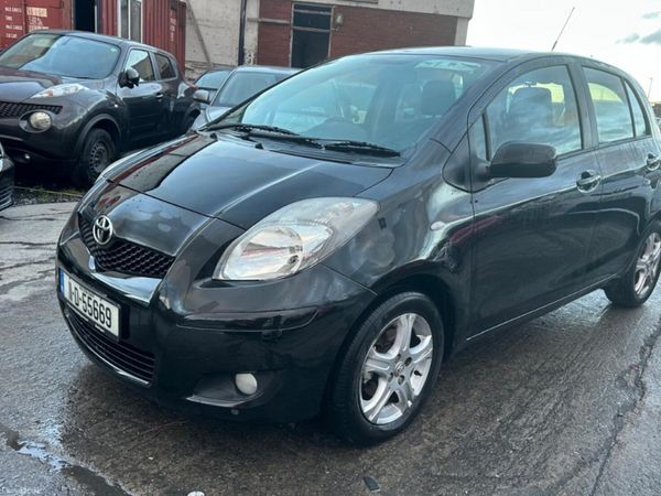 Toyota Yaris Hatchback, Petrol, 2011, Black