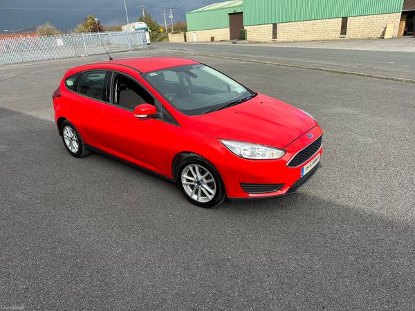 Ford Focus Hatchback, Diesel, 2017, Red