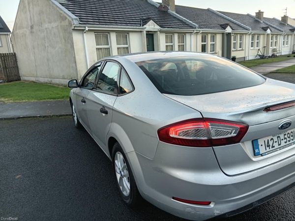 Ford Mondeo Saloon, Diesel, 2014, Silver