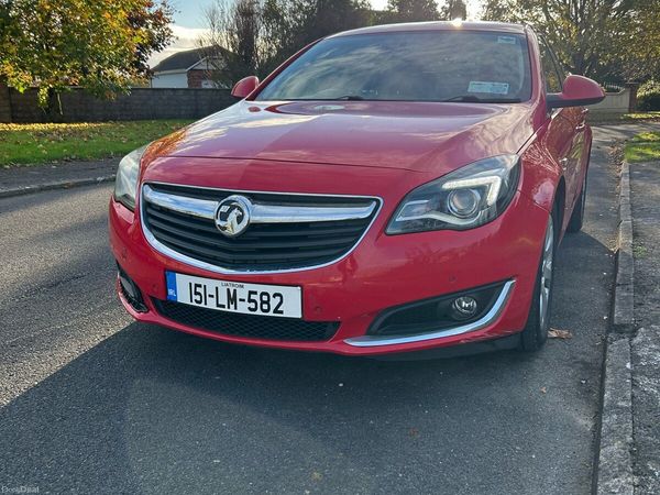Vauxhall Insignia Hatchback, Diesel, 2015, Red