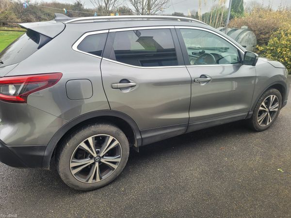 Nissan Qashqai Hatchback, Diesel, 2018, Grey