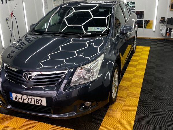 Toyota Avensis Saloon, Petrol, 2010, Blue