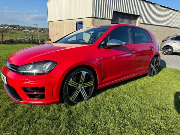 Volkswagen Golf Hatchback, Petrol, 2015, Red