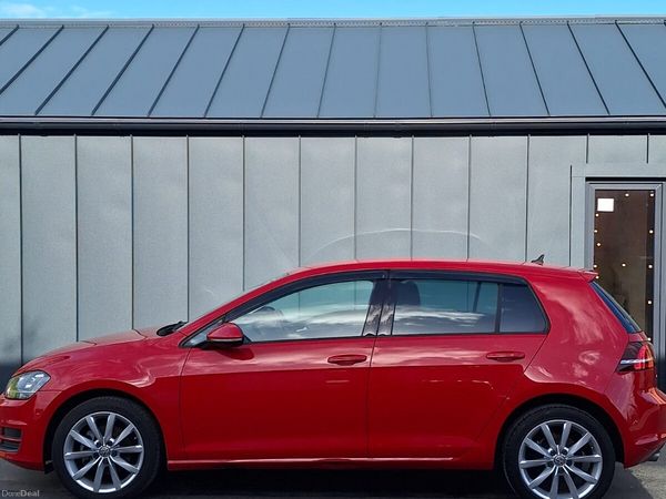 Volkswagen Golf Hatchback, Petrol, 2017, Red