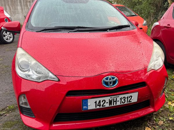 Toyota Aqua Hatchback, Petrol Hybrid, 2014, Red