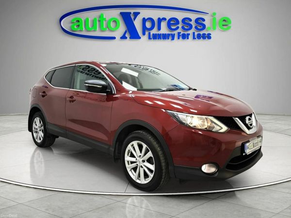 Nissan Qashqai SUV, Diesel, 2014, Red