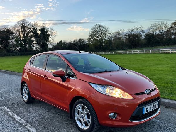 Ford Fiesta Hatchback, Diesel, 2012, Red