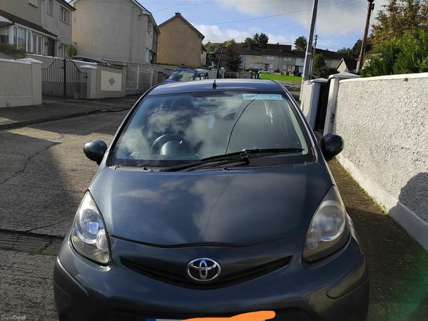 Toyota Aygo Hatchback, Petrol, 2012, Grey