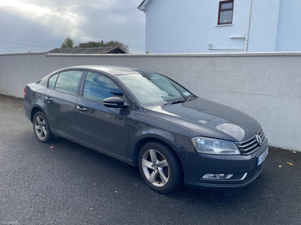 Volkswagen Passat Saloon, Diesel, 2011, Grey