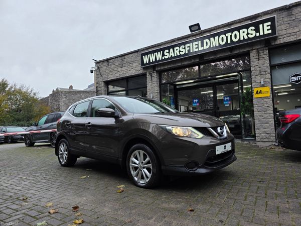 Nissan Qashqai Hatchback, Petrol, 2015, Brown