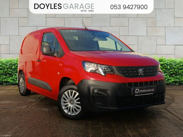Peugeot Partner MPV, Diesel, 2020, Red