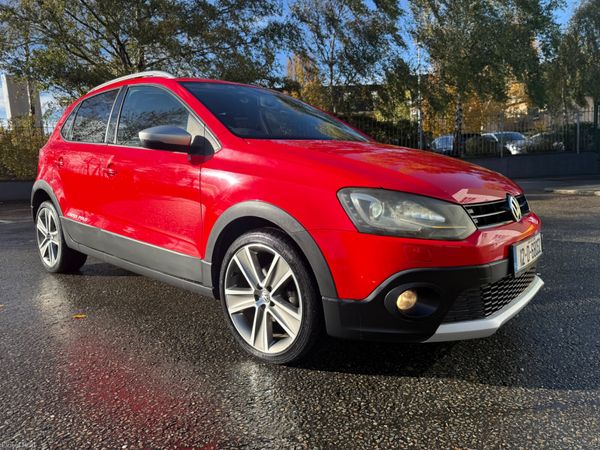 Volkswagen Polo Hatchback, Petrol, 2012, Red