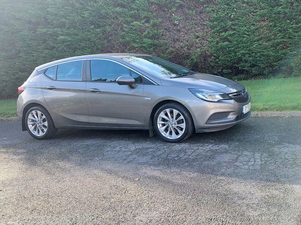 Opel Astra Hatchback, Diesel, 2017, Brown