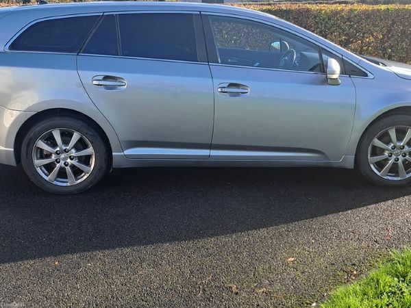 Toyota Avensis Estate, Diesel, 2012, Grey
