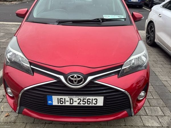 Toyota Yaris Hatchback, Petrol, 2016, Red