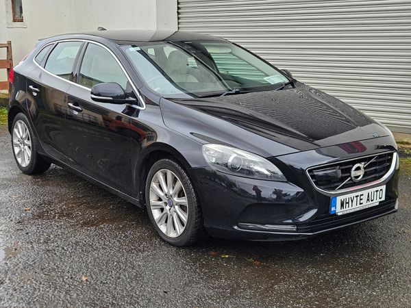 Volvo V40 Hatchback, Diesel, 2013, Black