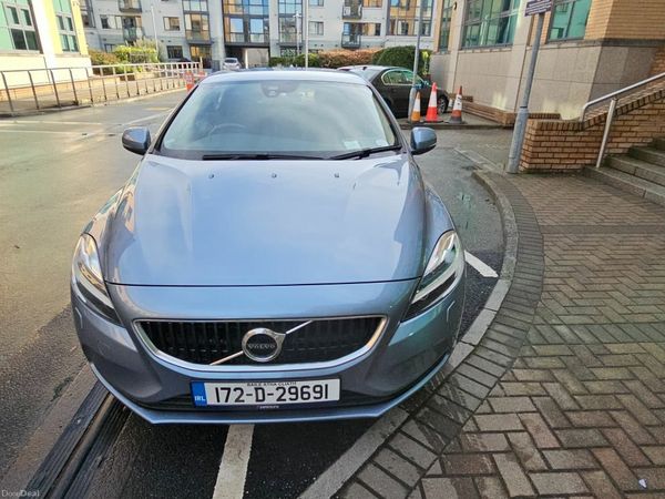 Volvo V40 Hatchback, Diesel, 2017, Blue