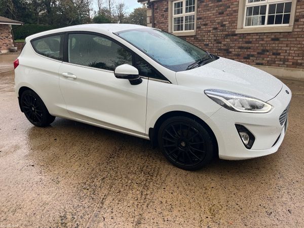 Ford Fiesta Hatchback, Petrol, 2018, White
