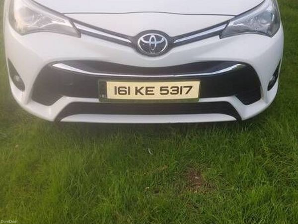 Toyota Avensis Saloon, Diesel, 2016, White