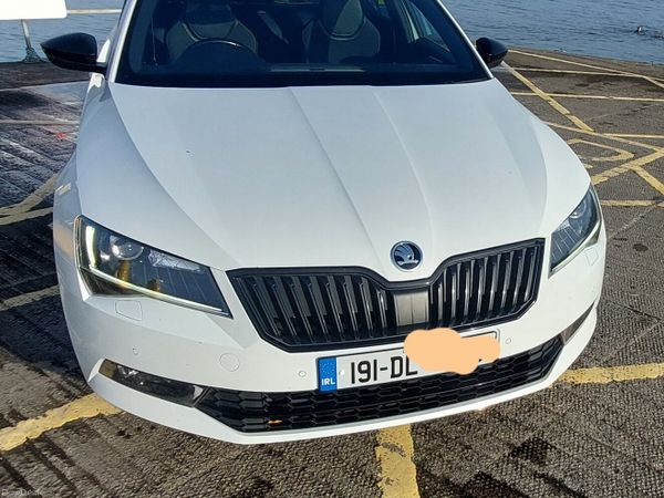 Skoda Superb Hatchback, Diesel, 2019, White