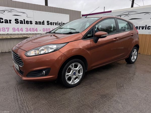 Ford Fiesta Hatchback, Petrol, 2013, Gold