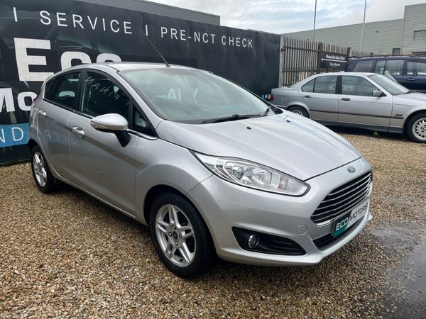 Ford Fiesta Hatchback, Petrol, 2013, Silver