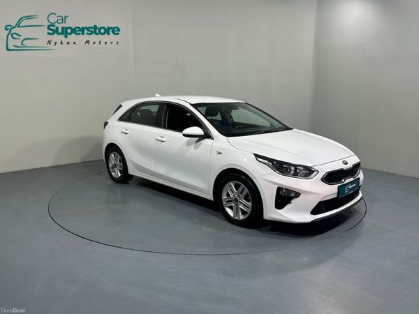 Kia Ceed Hatchback, Petrol, 2019, White