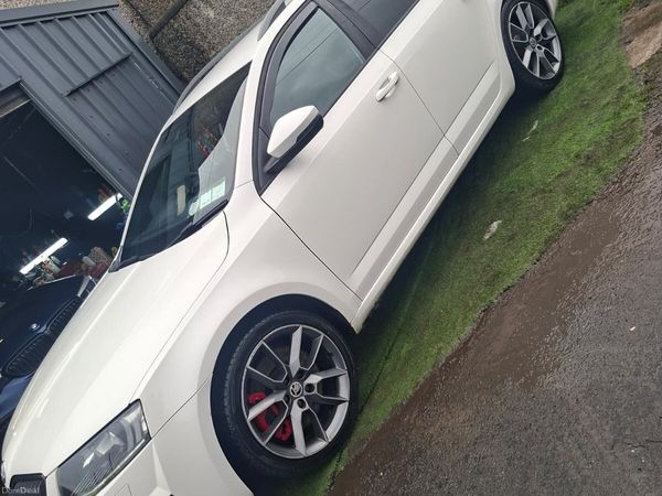 Skoda Octavia Estate, Diesel, 2014, White