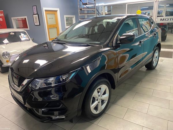 Nissan Qashqai SUV, Petrol, 2017, Black