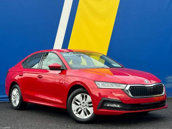 Skoda Octavia Hatchback, Diesel, 2020, Red
