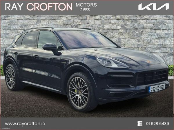 Porsche Cayenne SUV, Petrol Plug-in Hybrid, 2022, Blue
