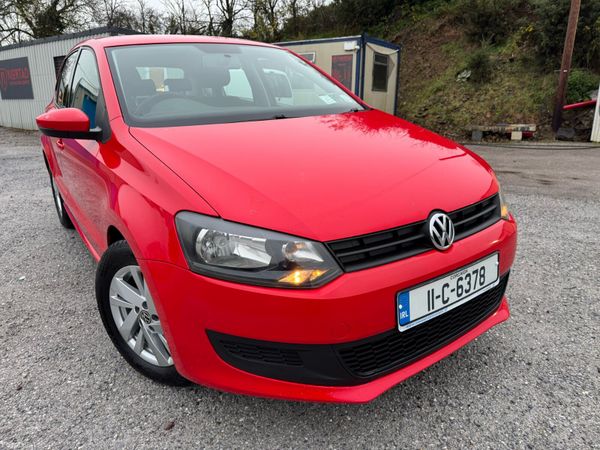 Volkswagen Polo Hatchback, Petrol, 2011, Red