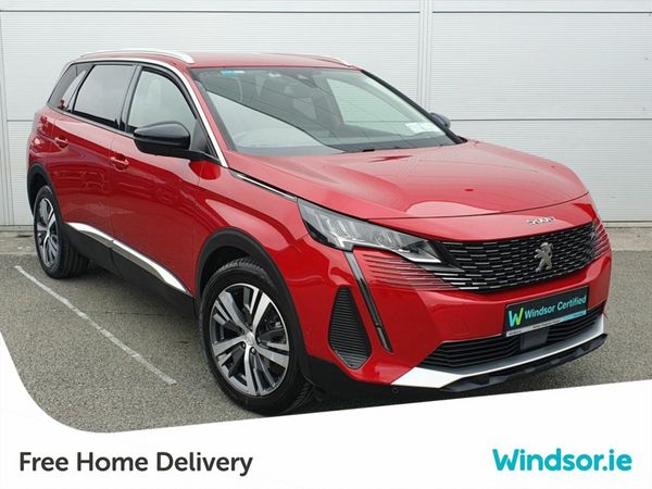 Peugeot 5008 MPV, Petrol, 2022, Red