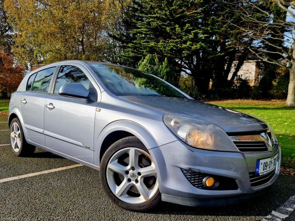 Vauxhall Astra Hatchback, Diesel, 2009, Silver