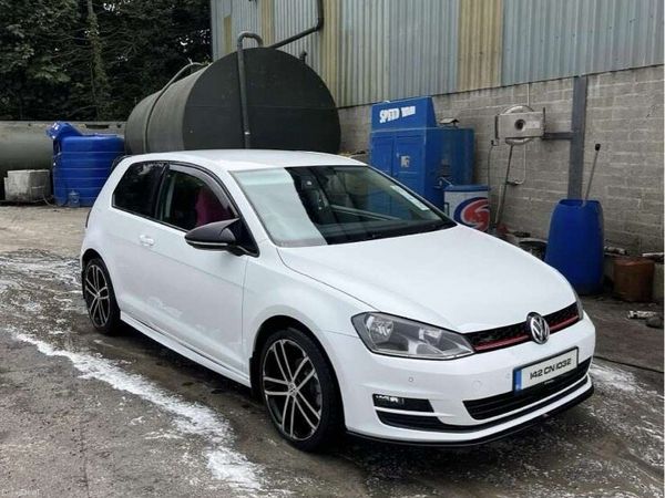 Volkswagen Golf Hatchback, Diesel, 2014, White