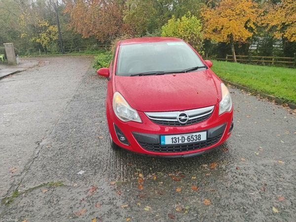 Opel Corsa Hatchback, Petrol, 2013, Red