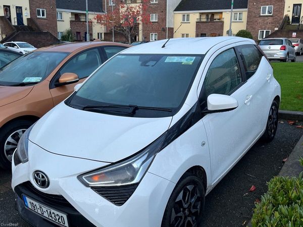 Toyota Aygo Hatchback, Petrol, 2019, White