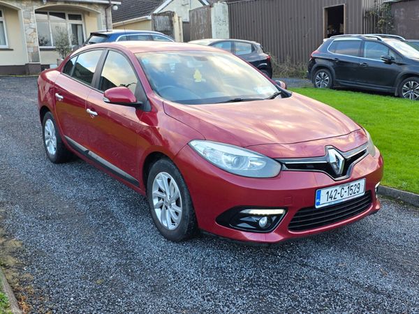 Renault Fluence Saloon, Diesel, 2014, Red