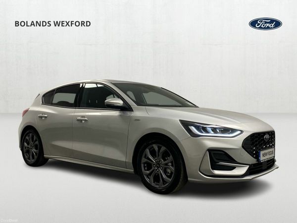 Ford Focus Hatchback, Diesel, 2026, Silver