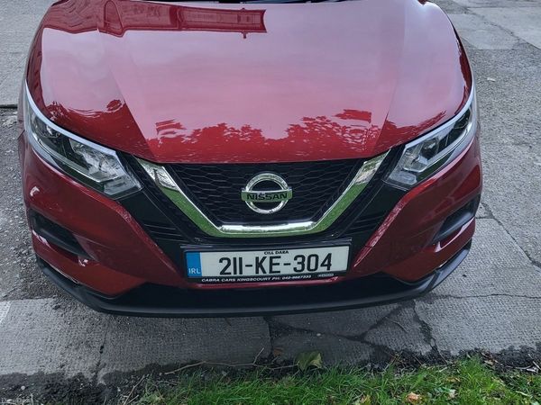 Nissan Qashqai MPV, Diesel, 2021, Red