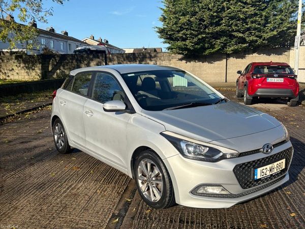Hyundai i20 Hatchback, Petrol, 2015, Silver