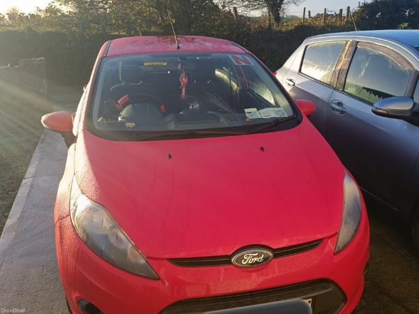 Ford Fiesta Hatchback, Diesel, 2010, Red