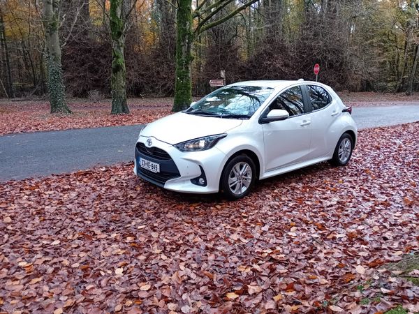 Toyota Yaris Hatchback, Petrol, 2023, White