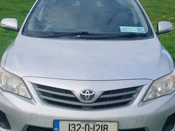 Toyota Corolla Saloon, Diesel, 2013, Silver